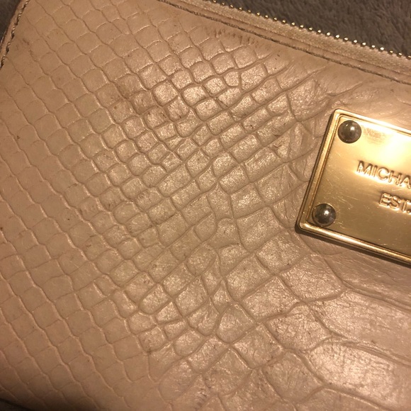 Michael Kors Wallet - Picture 2 of 6